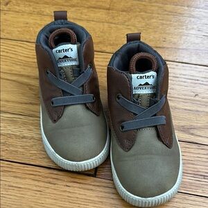 Carter's Adventure Brown Kids Shoes size 6